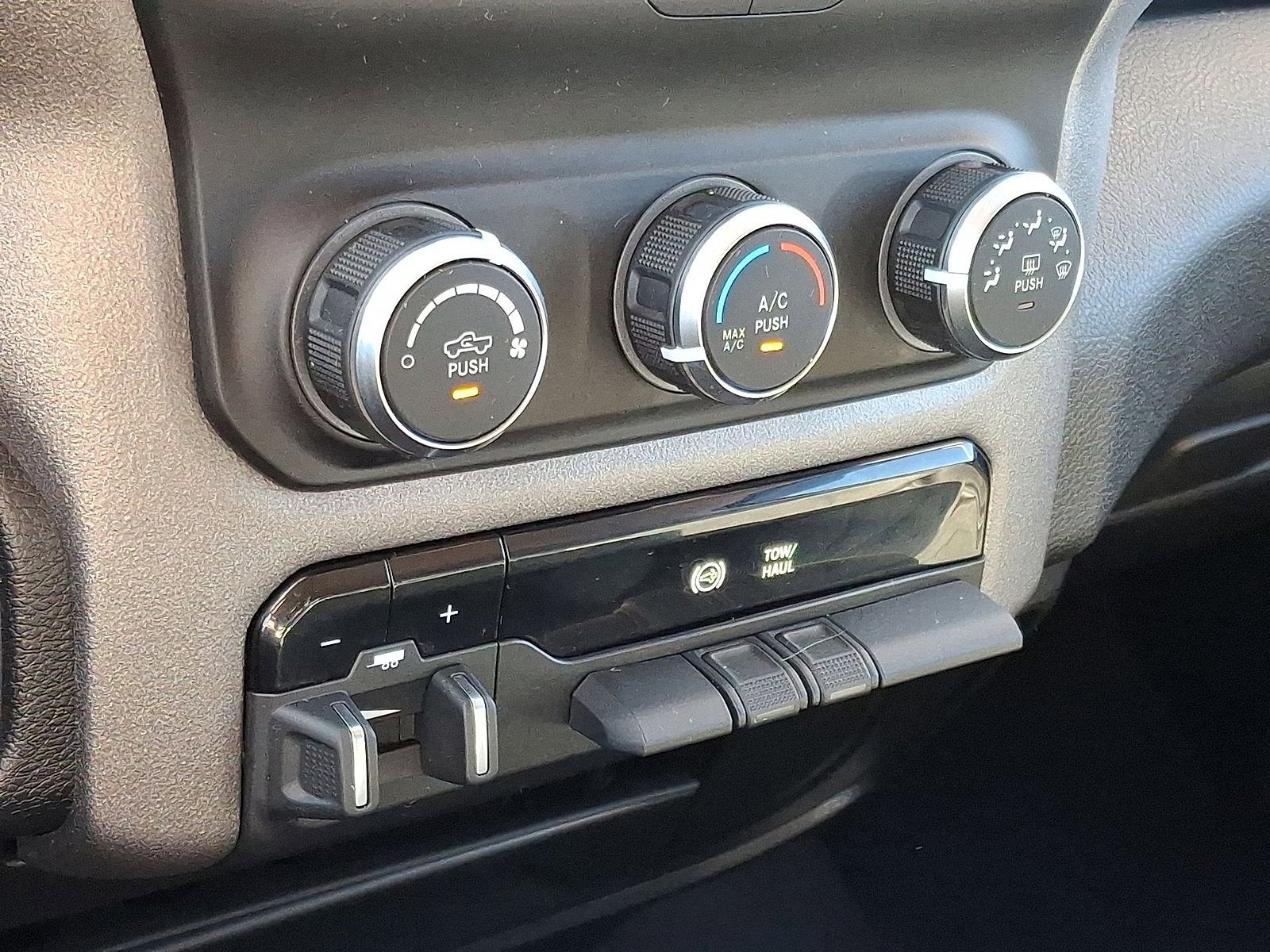 2020 RAM 2500 Tradesman Crew Cab 4X2 6'4" Box