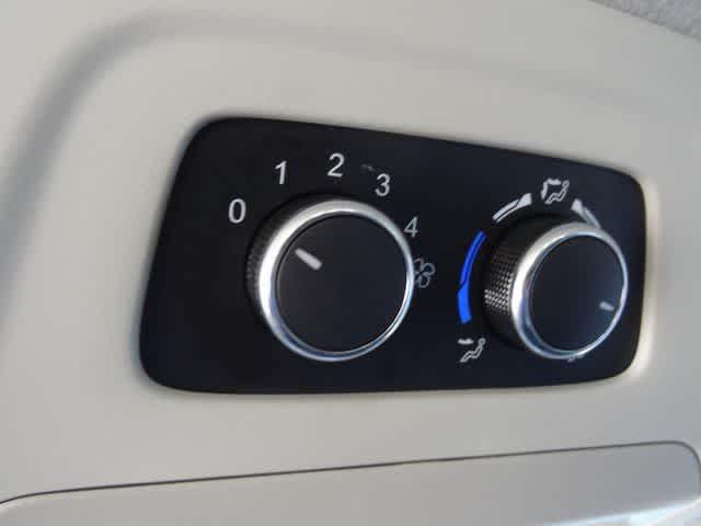 2024 Ford Transit Passenger Wagon XLT