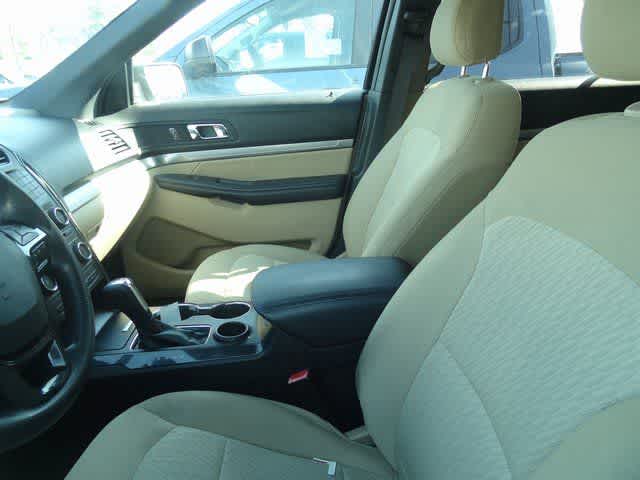 2017 Ford Explorer Base