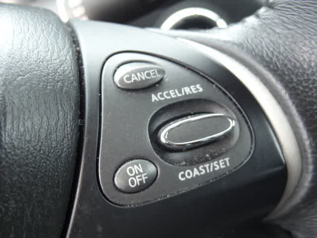 2017 Nissan Pathfinder SV