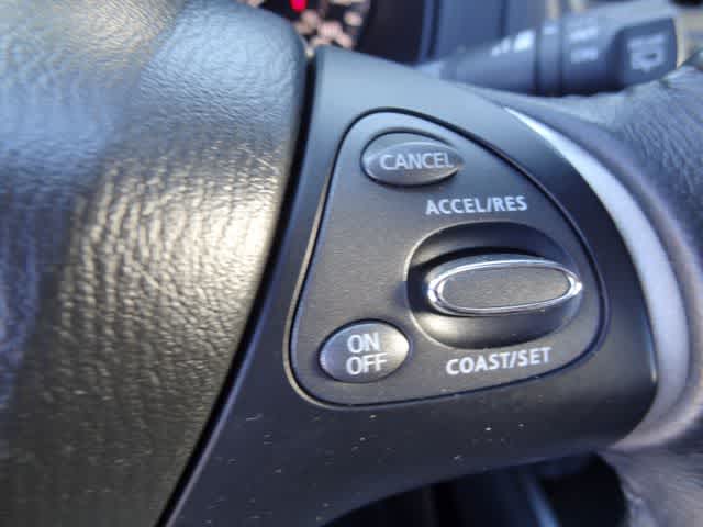 2017 Nissan Pathfinder SV