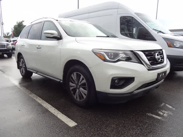 2017 Nissan Pathfinder SV