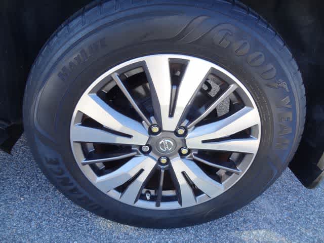 2017 Nissan Pathfinder SV