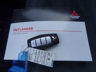 2024 Mitsubishi Outlander SE