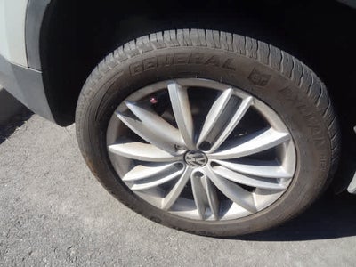 2011 Volkswagen Tiguan Base