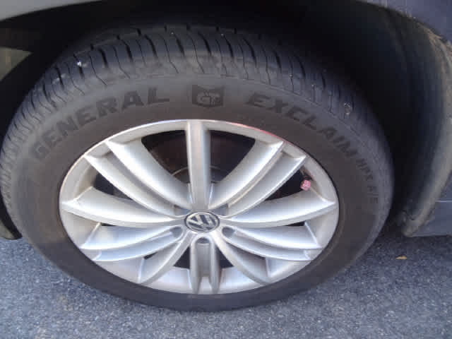 2011 Volkswagen Tiguan Base