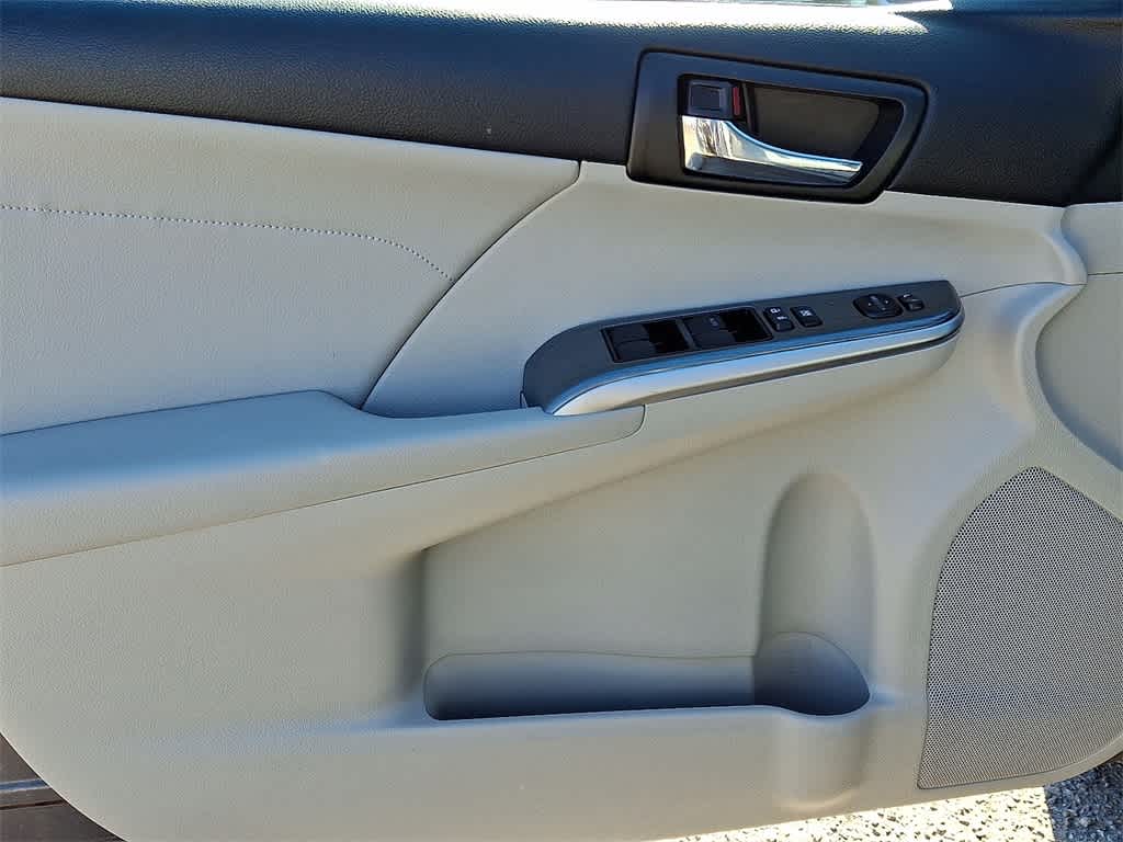 2014 Toyota Camry Hybrid XLE