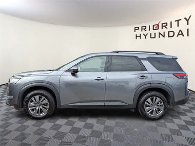 2025 Nissan Pathfinder SV