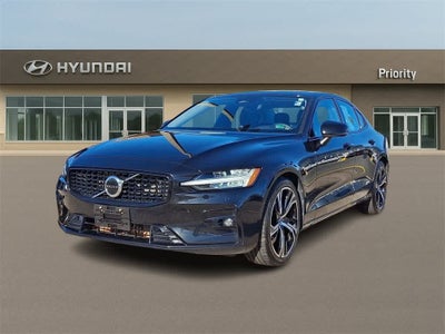 2024 Volvo S60 Core Dark Theme