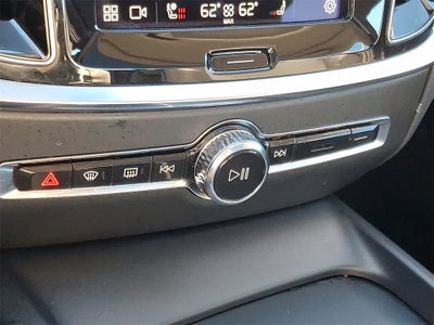 2024 Volvo S60 Core Dark Theme