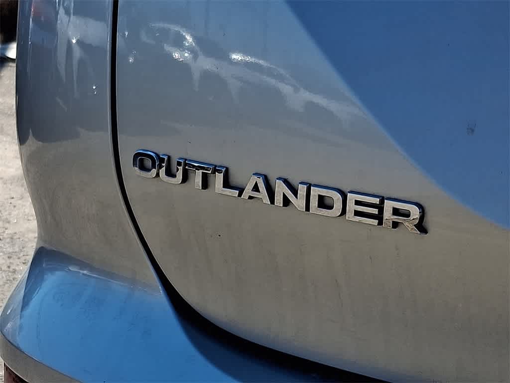 2024 Mitsubishi Outlander SE