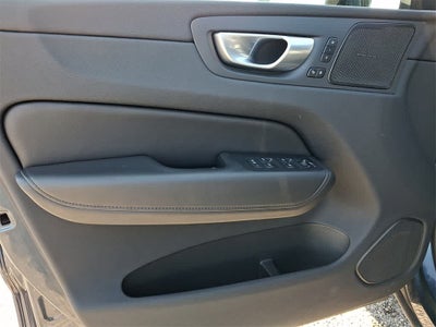 2024 Volvo XC60 Plus Dark Theme