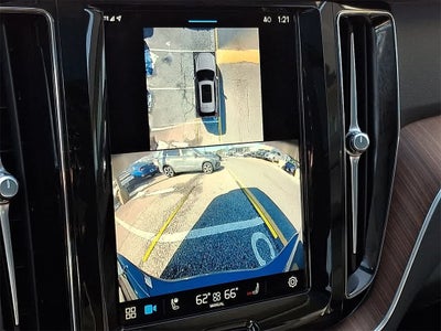 2024 Volvo XC60 Plus Dark Theme