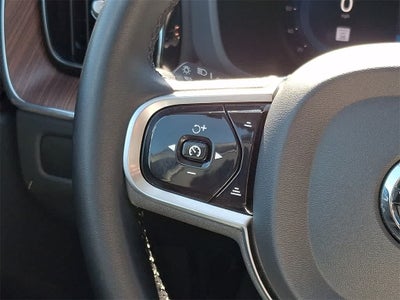 2024 Volvo XC60 Plus Dark Theme