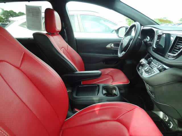 2020 Chrysler Pacifica Hybrid Red S