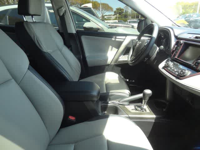 2017 Toyota RAV4 Platinum