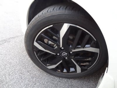 2024 Nissan Versa SR