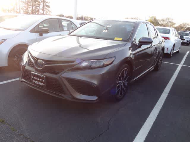 2021 Toyota Camry Hybrid SE
