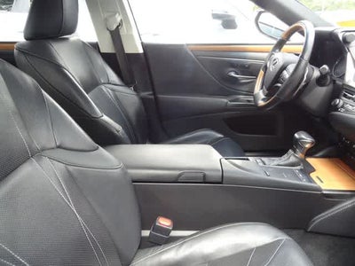 2020 Lexus ES 300h Luxury