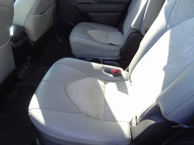 2023 Toyota Highlander Hybrid Bronze Edition