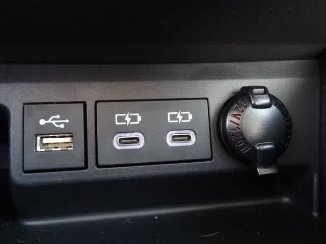 2023 Toyota Highlander Hybrid Bronze Edition