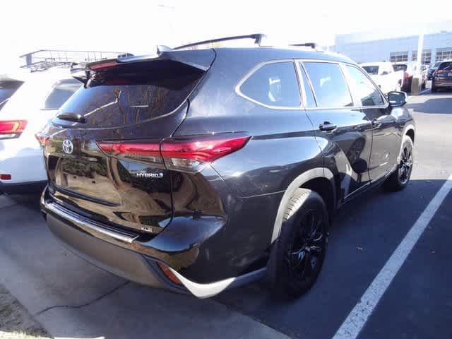 2023 Toyota Highlander Hybrid Bronze Edition