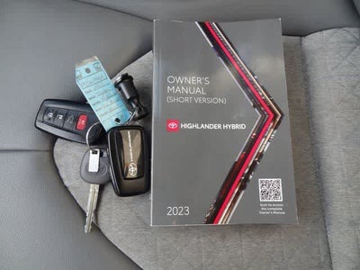 2023 Toyota Highlander Hybrid Bronze Edition