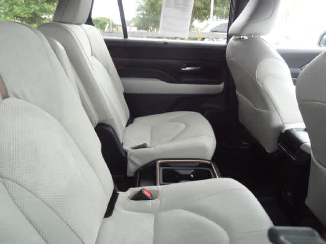 2024 Toyota Grand Highlander Hybrid MAX Platinum