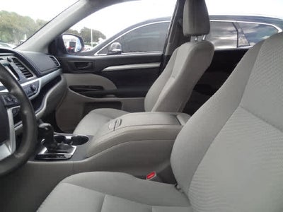 2019 Toyota Highlander LE