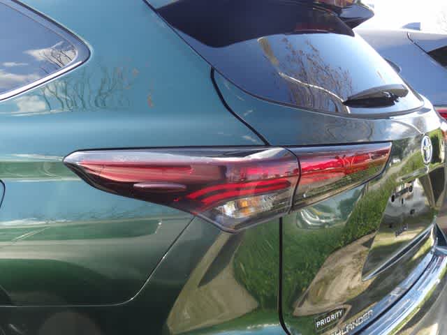 2024 Toyota Highlander Hybrid Platinum