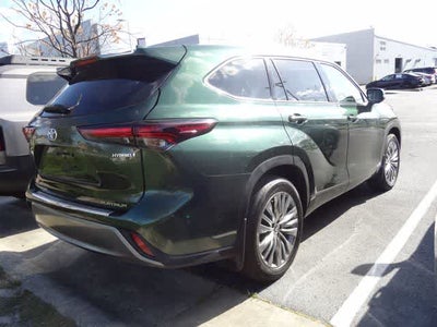 2024 Toyota Highlander Hybrid Platinum