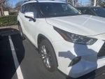 2022 Toyota Highlander Hybrid Platinum