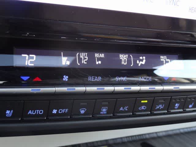 2023 Toyota Sienna Platinum