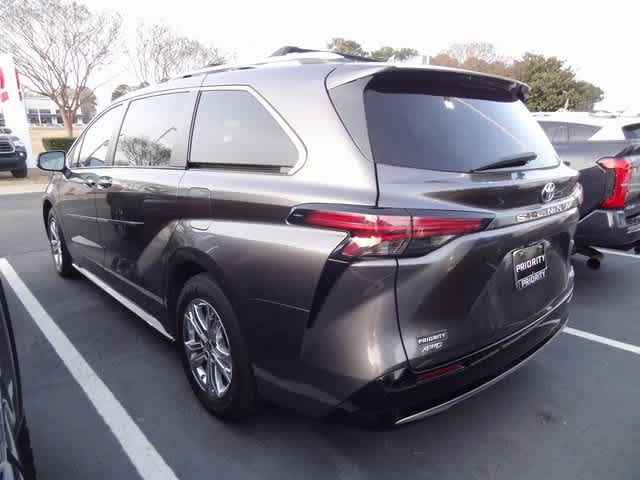 2023 Toyota Sienna Platinum