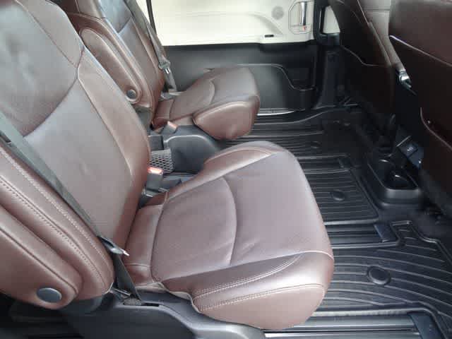 2023 Toyota Sienna Platinum