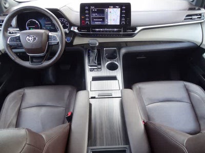 2023 Toyota Sienna Platinum