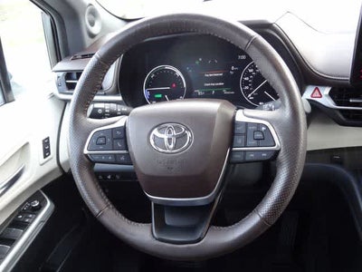 2023 Toyota Sienna Platinum