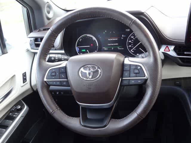 2023 Toyota Sienna Platinum