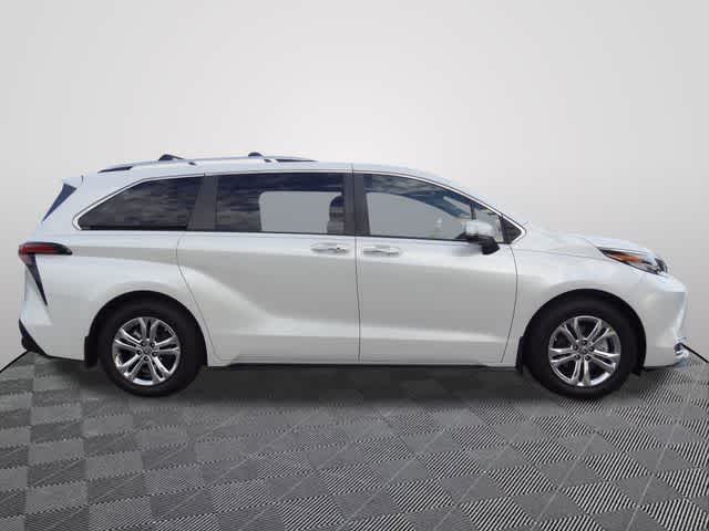 2023 Toyota Sienna Platinum