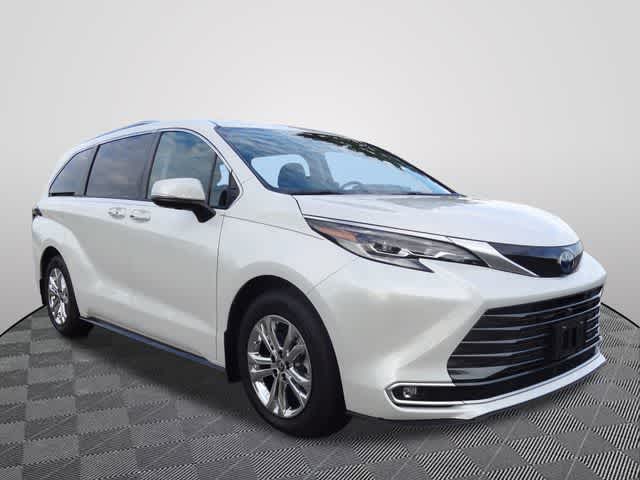 2023 Toyota Sienna Platinum