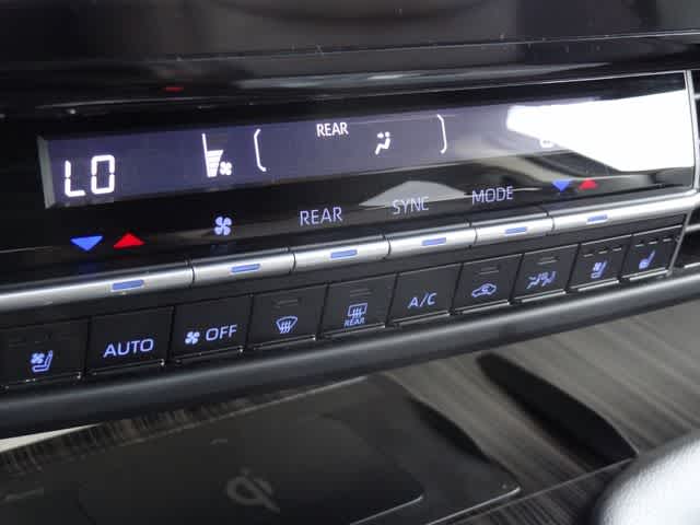 2023 Toyota Sienna Platinum