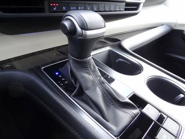 2023 Toyota Sienna Platinum
