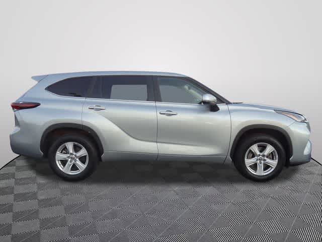 2025 Toyota Highlander LE