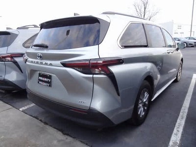 2025 Toyota Sienna XLE