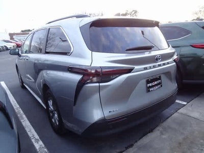2025 Toyota Sienna XLE