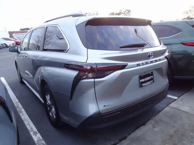 2025 Toyota Sienna XLE