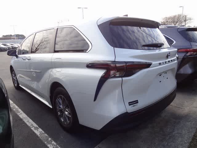 2023 Toyota Sienna XLE