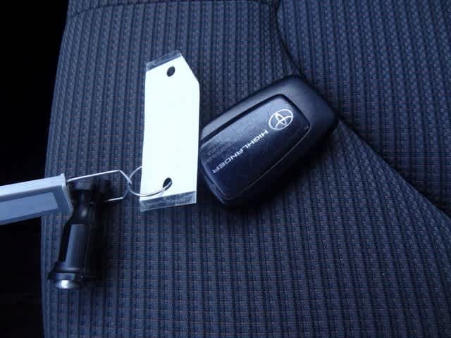 2023 Toyota Highlander Hybrid LE