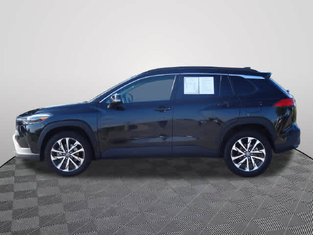 2025 Toyota Corolla Cross XLE