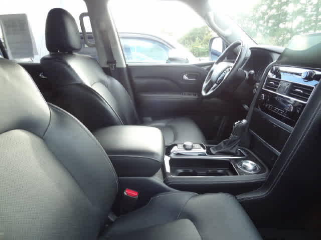 2022 INFINITI QX80 LUXE